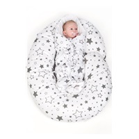 Univerzálny dojčiaci vankúš v tvare C New Baby XL sivý s bodkami