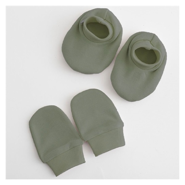 Dojčenský bavlnený set-capačky a rukavičky New Baby zelená 0-6m
